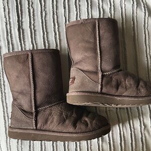 UGG Chestnut Short Shearling Boots